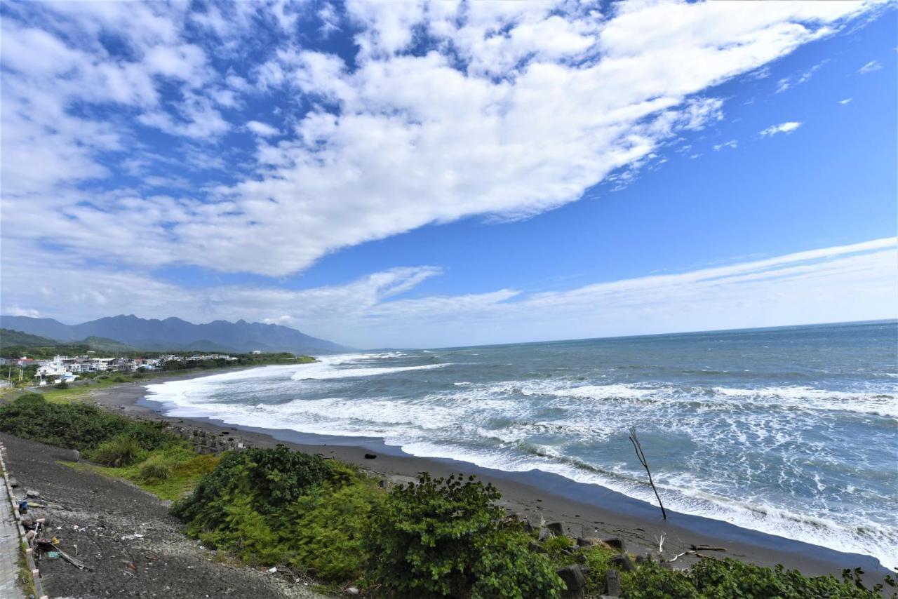 Hotel Cube Taitung Bagian luar foto